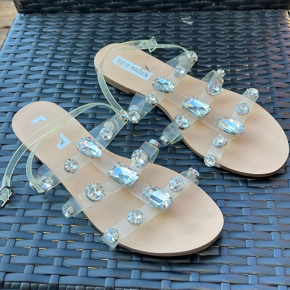 STEVE MADDEN SANDALS 🩶